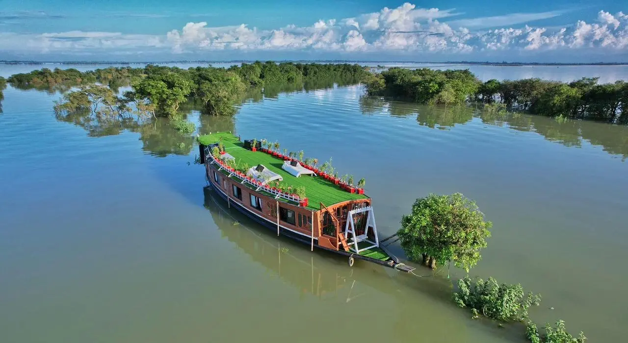 Joljatra Houseboat